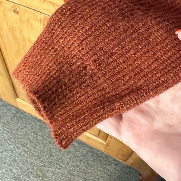 Forever 21 V-Neck Pullover Sweater Very Pretty Rust/Brown Size Med Academia - Picture 4 of 12